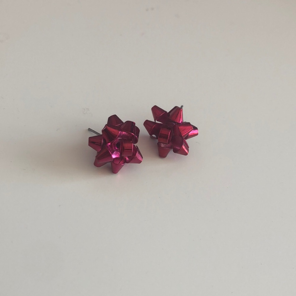 “Present ribbon” earrings